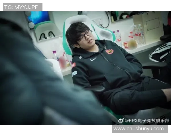 深入探讨FPX战队在比赛中的团队配合与数据分析表现